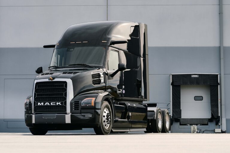 Mack Pioneer